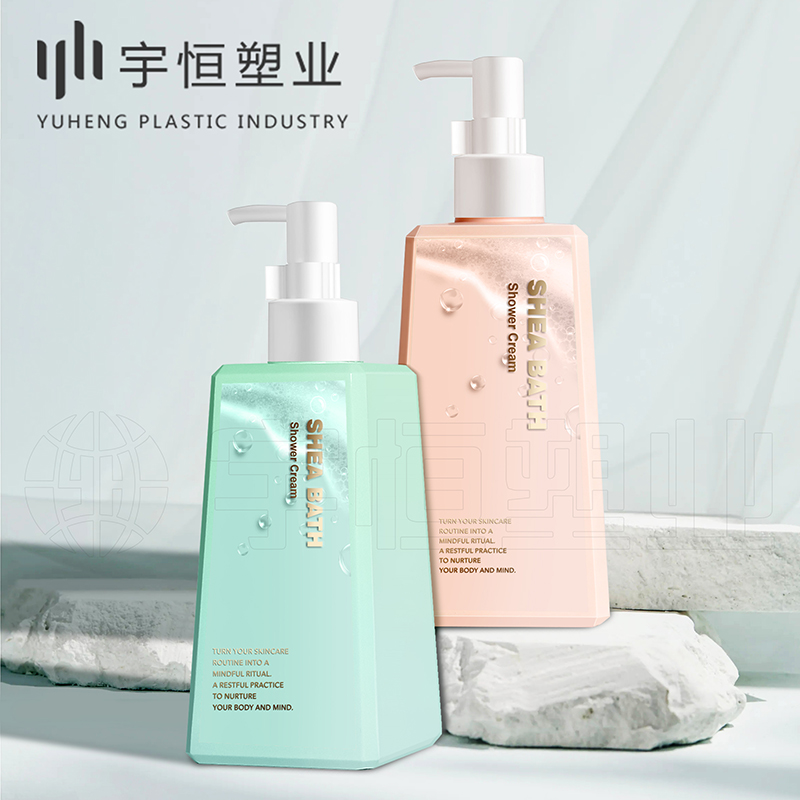 Cosmetic plastic bottles picture1